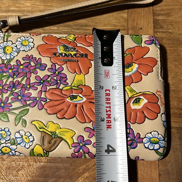 Coach Zip Leather Floral Wristlet BNWT BEAUTIFUL - Picture 8 of 10